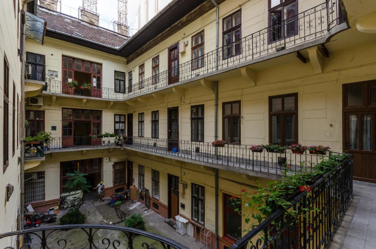 Apartment In City Centre A16 Budapest Exterior foto